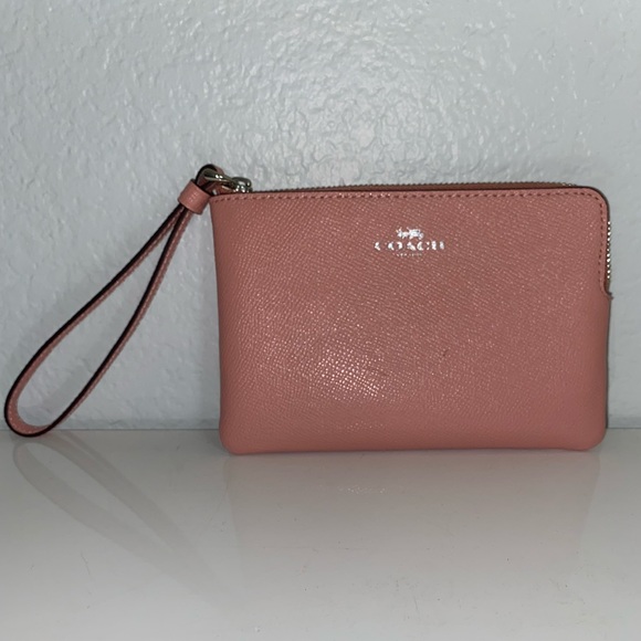 Coach Handbags - Corner Zip Wristlet